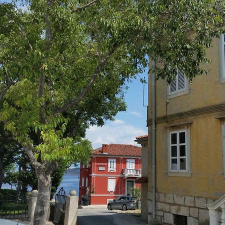 Apartment Palazzo Sare Vrbnik Exteriér fotografie