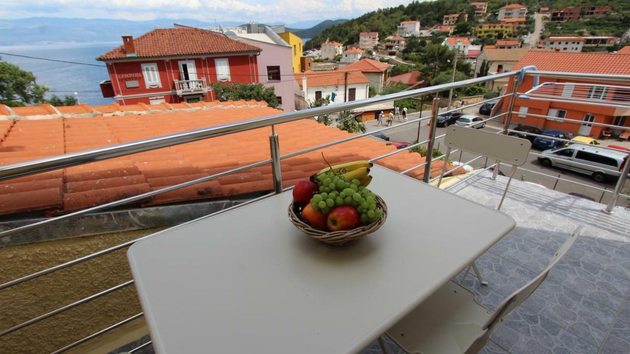 Apartment Palazzo Sare Vrbnik Exteriér fotografie