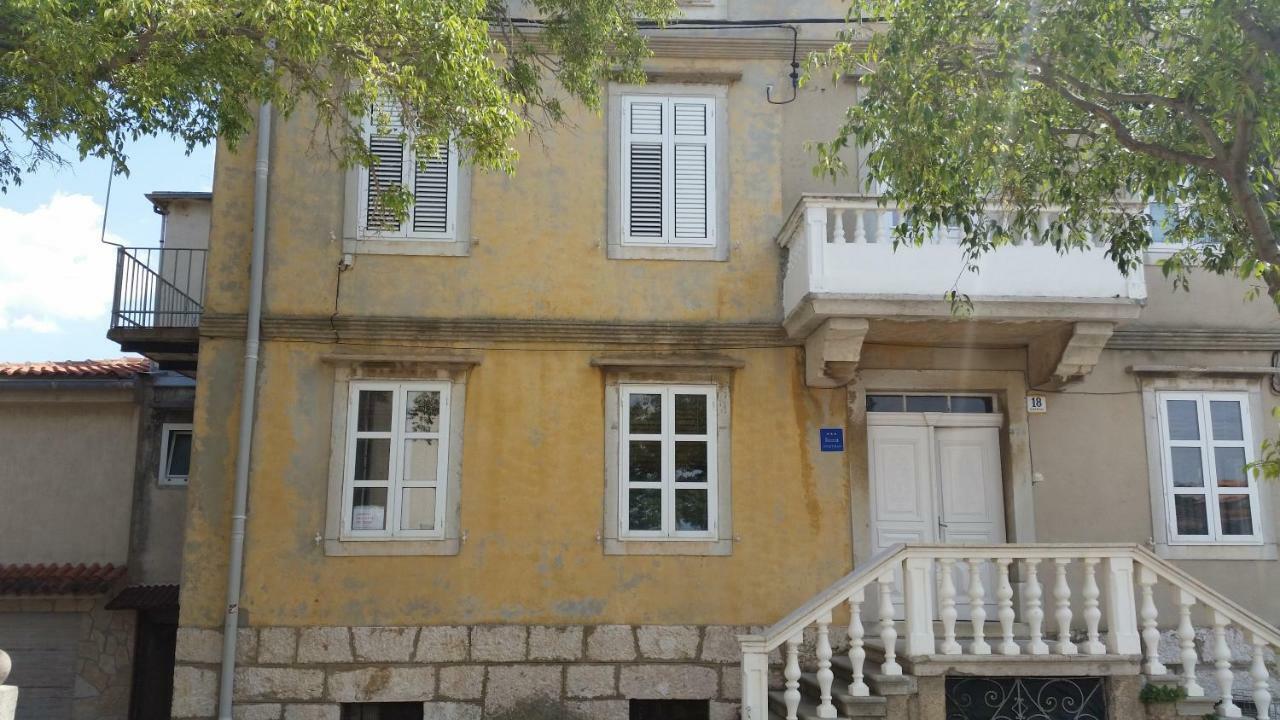 Apartment Palazzo Sare Vrbnik Exteriér fotografie