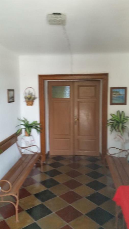 Apartment Palazzo Sare Vrbnik Exteriér fotografie
